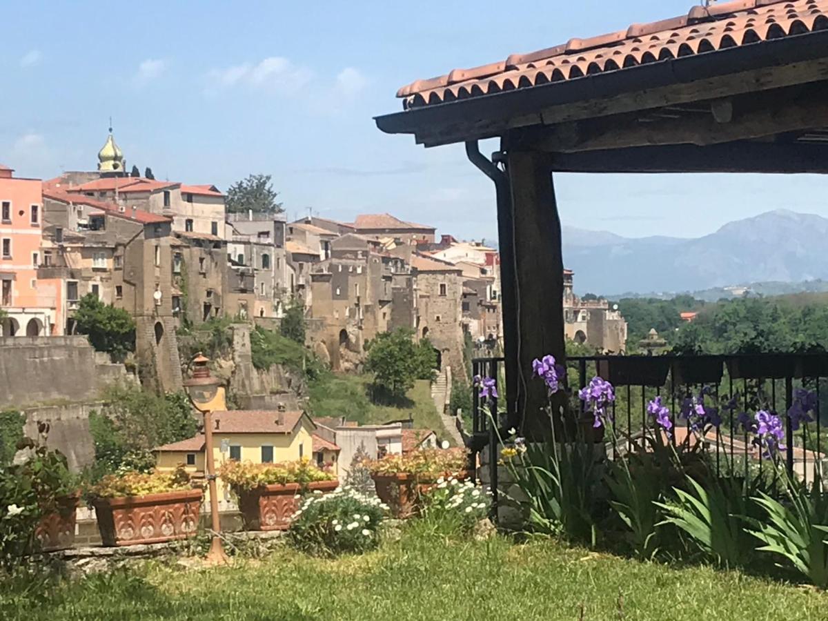 Le Rocce Bed & Breakfast SantʼAgata deʼ Goti Екстериор снимка