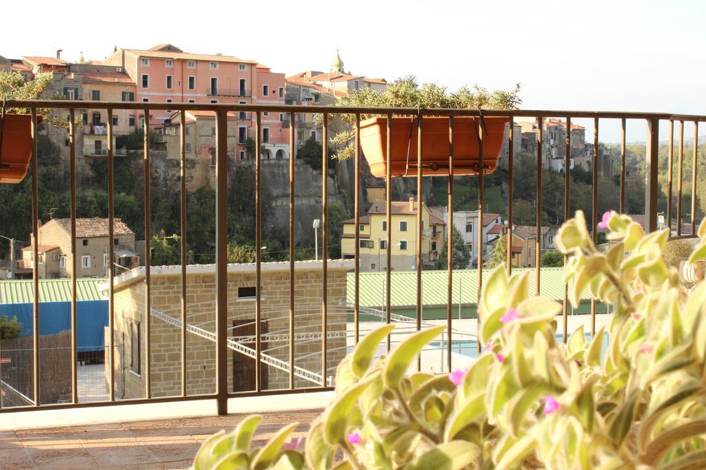 Le Rocce Bed & Breakfast SantʼAgata deʼ Goti Екстериор снимка