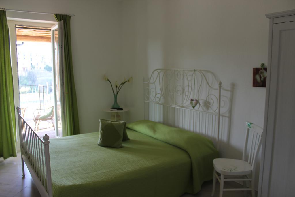 Le Rocce Bed & Breakfast SantʼAgata deʼ Goti Екстериор снимка