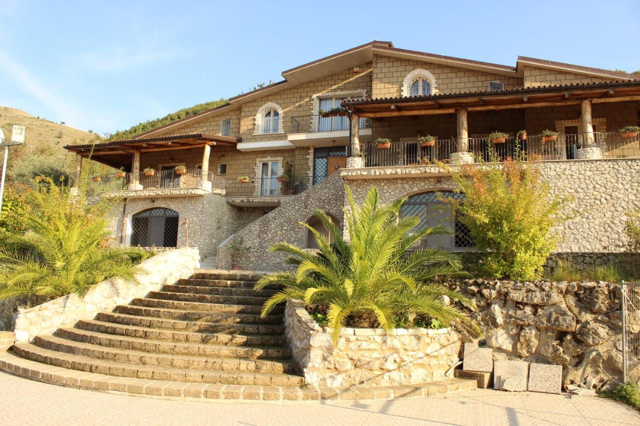 Le Rocce Bed & Breakfast SantʼAgata deʼ Goti Екстериор снимка